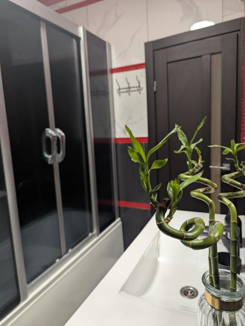 Appartement 2-Кім Новобудова, Центр, Провулок Лапушкіна , 9 à Khmelʼnytsʼkyy Extérieur photo