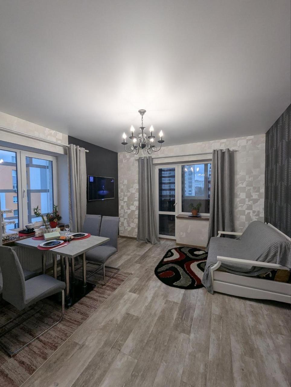 Appartement 2-Кім Новобудова, Центр, Провулок Лапушкіна , 9 à Khmelʼnytsʼkyy Extérieur photo